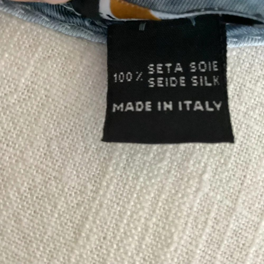 Elizabetta 100% Silk Scarf Blue Floral Italian Botanical Design - Picture 3 of 13